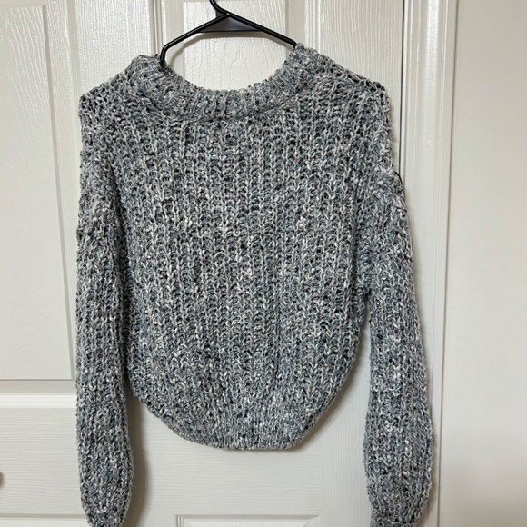 Super cute knit sweater - GARAGE - Size XS (but fits size S too) - Picture 2 of 3